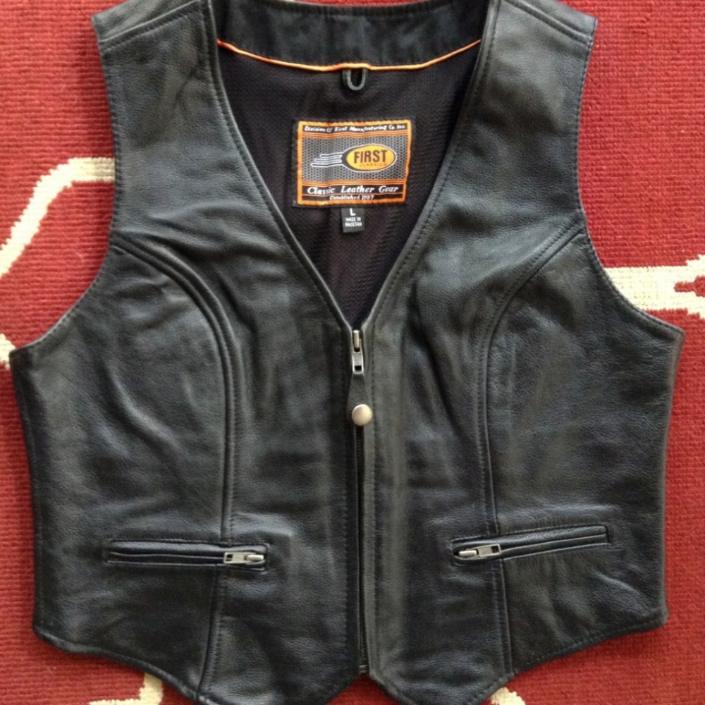 Sexy Biker Chick Black Leather Vest Size L - Picture 5 of 8